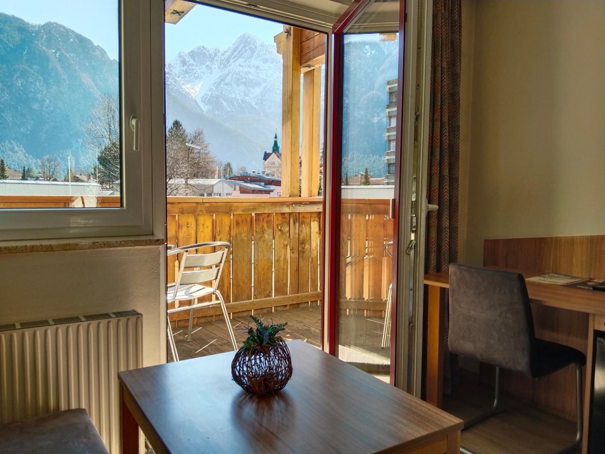 Dolomitenhotel Lienz Bagian luar foto