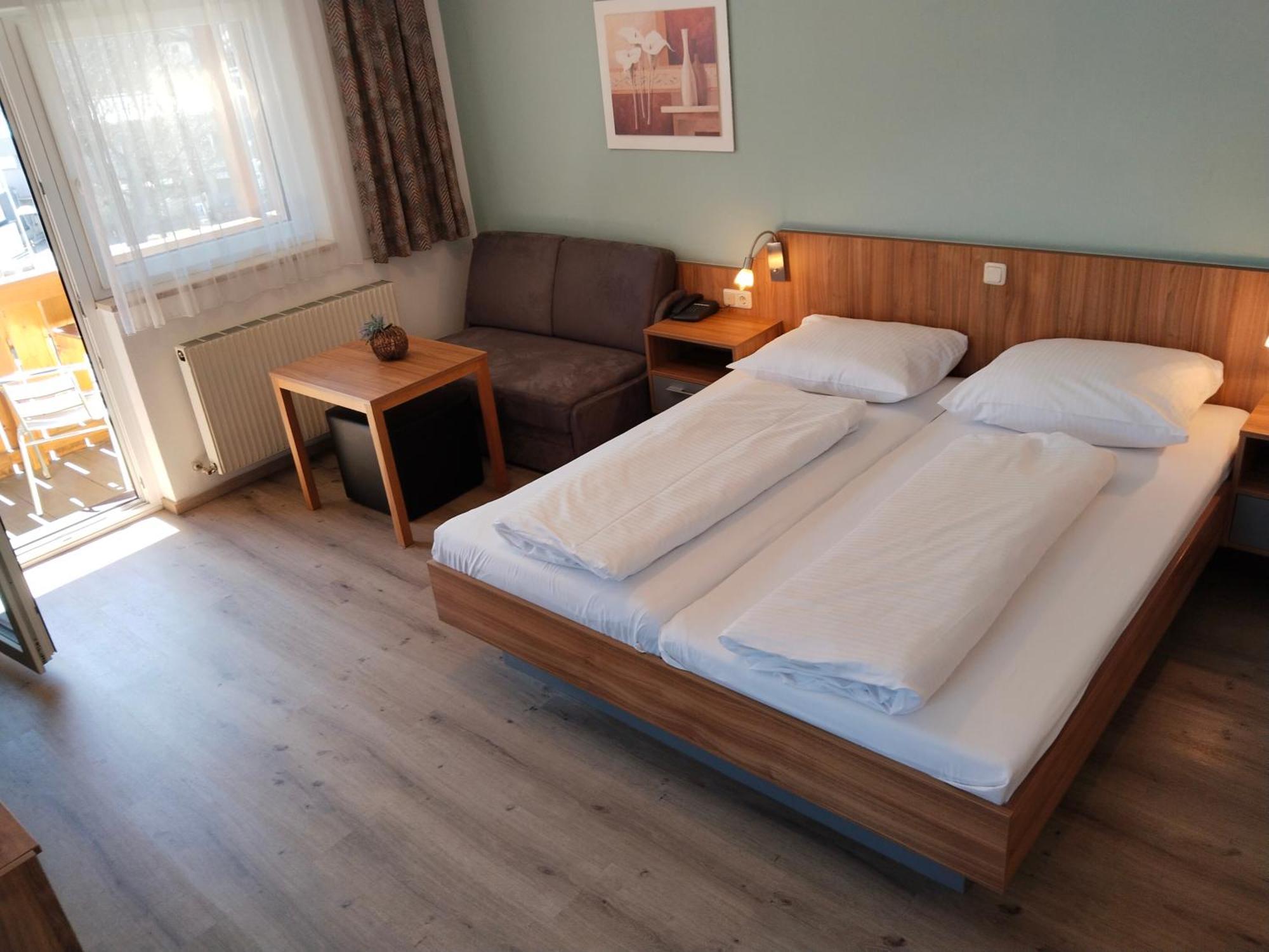 Dolomitenhotel Lienz Bagian luar foto