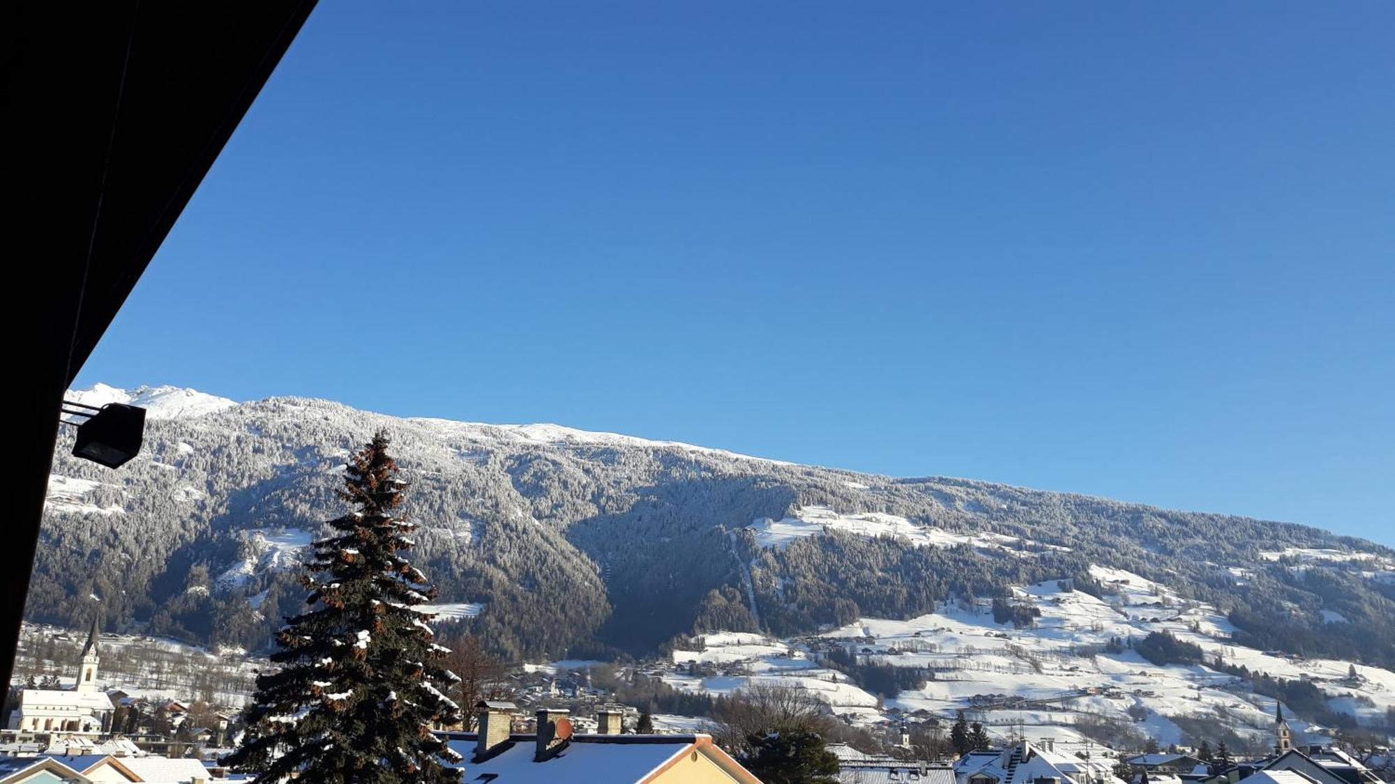Dolomitenhotel Lienz Bagian luar foto